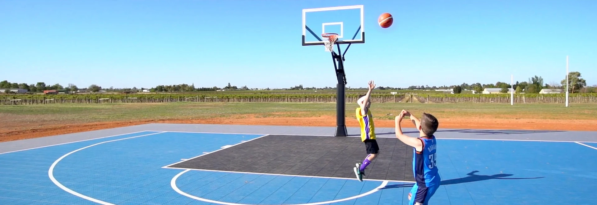 На открытом воздухе