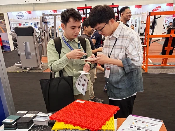 sport-facility-expo-communication